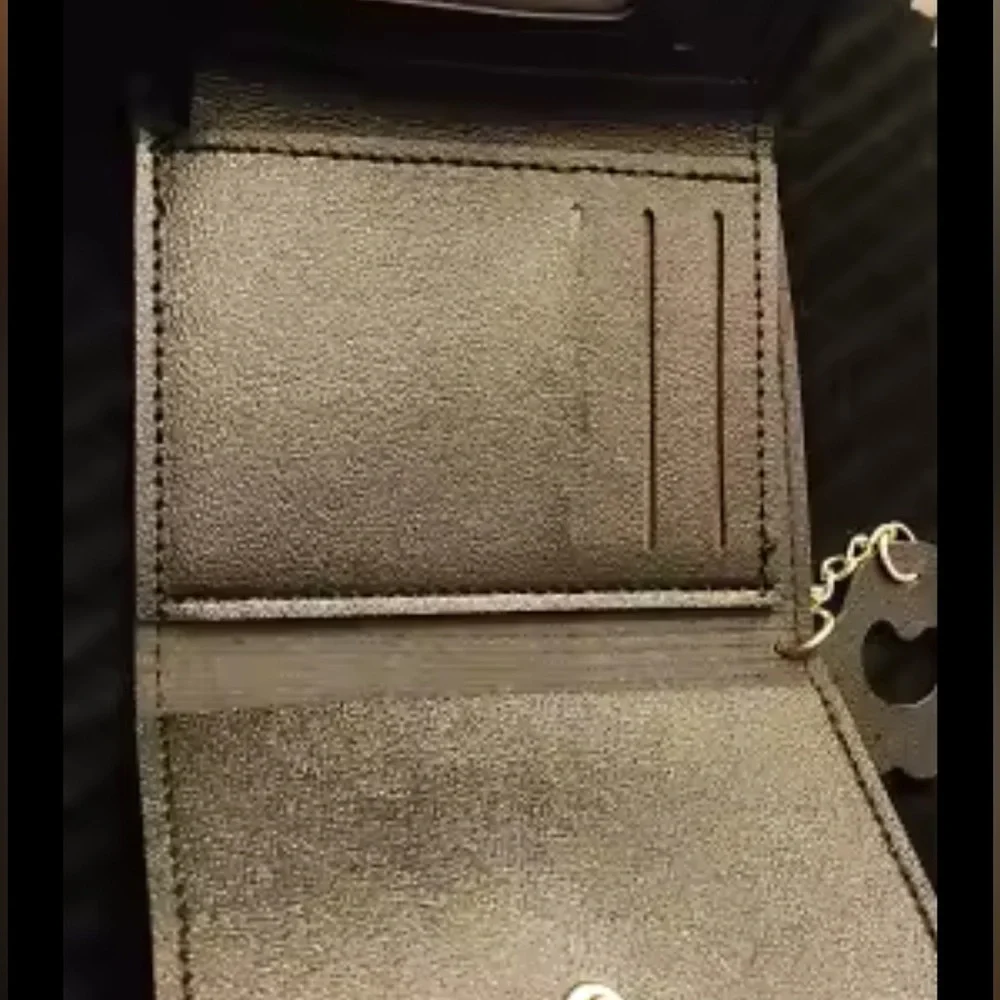 Kitty Wallet - Picture 2 of 3